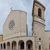 Chiesa con torre campanaria - Assisi (Umbria)